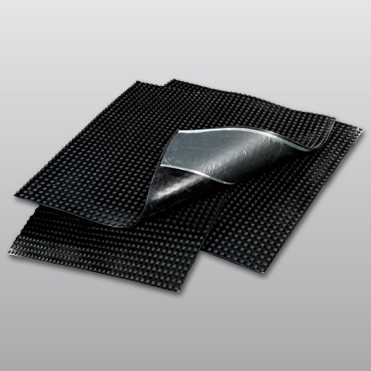 Carlisle Syntec 30" x 30" Sure-Seal&reg; Pressure-Sensitive Molded Walkway Pad Black