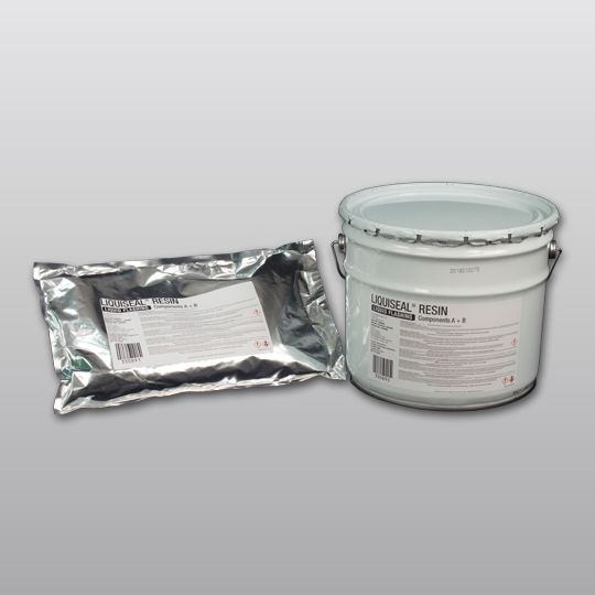 Carlisle SynTec Liquiseal&reg; Liquid Flashing Resin 1/2 Gallon Sachet Bright White